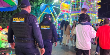 PNC brindando seguridad en la feria de Jocotenango. / Foto: PNC