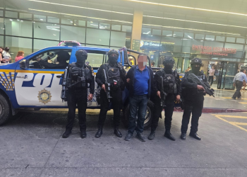 El detenido fue identificado como Wilson Mendoza Barberán, de 61 años. / Foto: PNC