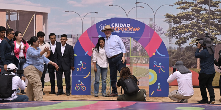 Presidente Bernardo Arévalo en Zaragoza, Chimaltenango.