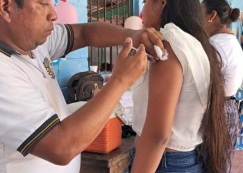 Salud impulsa vacunación y educación sobre VPH en estudiantes guatemaltecos