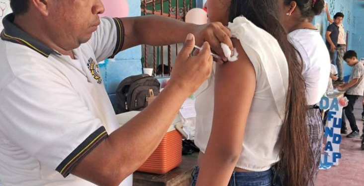 Salud impulsa vacunación y educación sobre VPH en estudiantes guatemaltecos