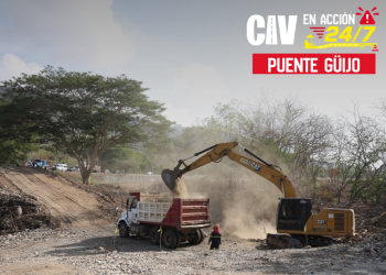 Continúan labores para habilitar ruta alterna tras daños en el puente Güijo./Foto: CIV.