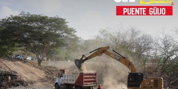 Continúan labores para habilitar ruta alterna tras daños en el puente Güijo./Foto: CIV.