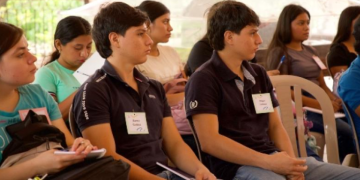 Jóvenes de servicio cívico fortalecen el trabajo en las comunidades de Chiquimula