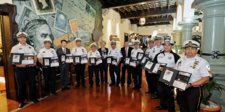 Correos conmemora 75 años de servicio de los Bomberos Voluntarios con una emisión postal