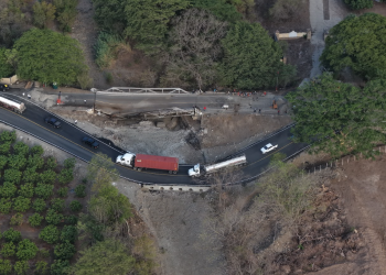 CIV habilita paso provisional tras daños en el puente Güijo./Foto: CIV.