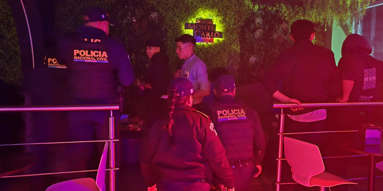 PNC refuerza seguridad nocturna con operativos en todo el país./Foto: PNC.