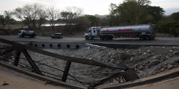 CIV se prepara para la demolición del puente Güijo./Foto: CIV.