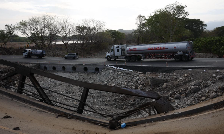 CIV se prepara para la demolición del puente Güijo./Foto: CIV.