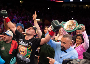 Lester Martínez espera a Canelo o Mbilli tras defender título del CMB