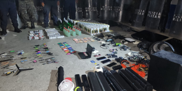 Recuperan objetos ilícitos durante requisa en cárcel de Chimaltenango./Foto: Ejército.