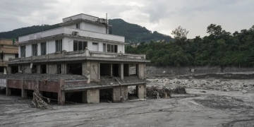 Nepal eleva a 939 los muertos y a 3.925 los desaparecidos de la violenta riada