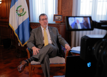 Presidente Arévalo en entrevista con medio Uruguayo.
