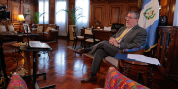 Presidente Arévalo comparte su postura ante el conflicto de Israel y Palestina./Foto: Álex Jacinto.