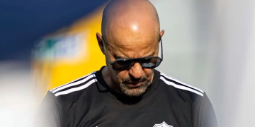 Marco Antonio “Fantasma” Figueroa deja de ser entrenador de Comunicaciones