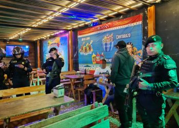 PNC desarrolló operativos nocturnos en bares de zona 1 y 3. (Foto: PNC)