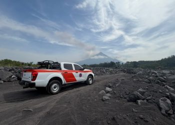 El Sistema CONRED mantiene monitoreo ante la actividad del #VolcánDeFuego en la Barranca Ceniza, Siquinala, Escuintla