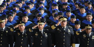 Oficiales de la PNC se gradúan como especialistas en Policía Comunitaria
