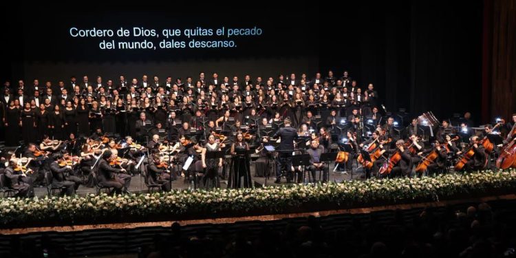 Más de 200 artistas unieron sus voces para honrar a las víctimas del terremoto de 1976