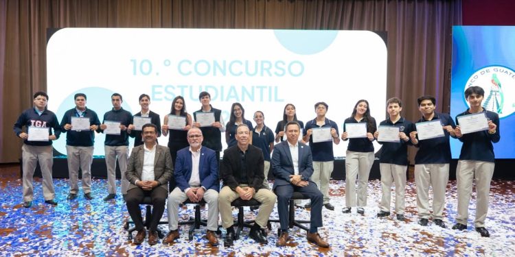 Jóvenes convierten el análisis de las remesas en propuestas para Guatemala