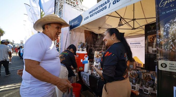 Mipymes guatemaltecas promueven productos en Festival Chapín 2026