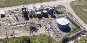 El petróleo de Texas se desploma un 6,87 % tras la suspensión del ataque de EE.UU. a Irán