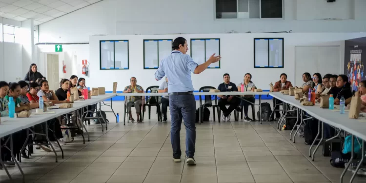 SBS fortalece la formación de facilitadores del programa Educando en Familia.