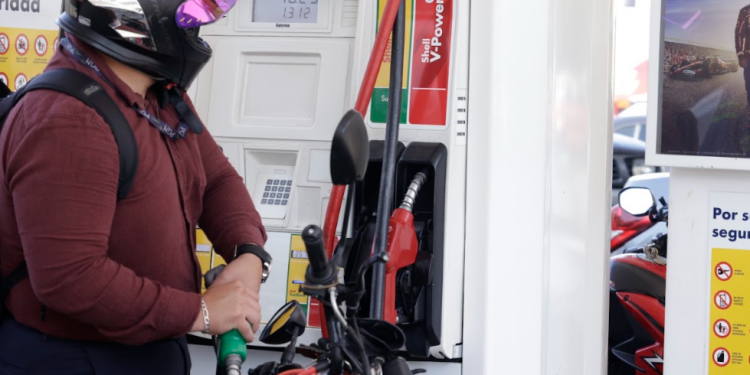 Oficializan la puesta en marcha del combustible E10 para el próximo 22 de agosto. (Foto: archivo)