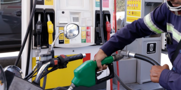 Precios de los combustibles registran reducción de hasta Q2.72 por galón. (Foto: archivo)