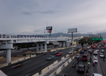 Paso a desnivel de la calzada Roosevelt ha beneficiado el tránsito rumbo a el Trébol. (Foto: Gobierno de Guatemala)