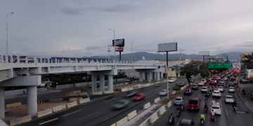 Paso a desnivel de la calzada Roosevelt ha beneficiado el tránsito rumbo a el Trébol. (Foto: Gobierno de Guatemala)
