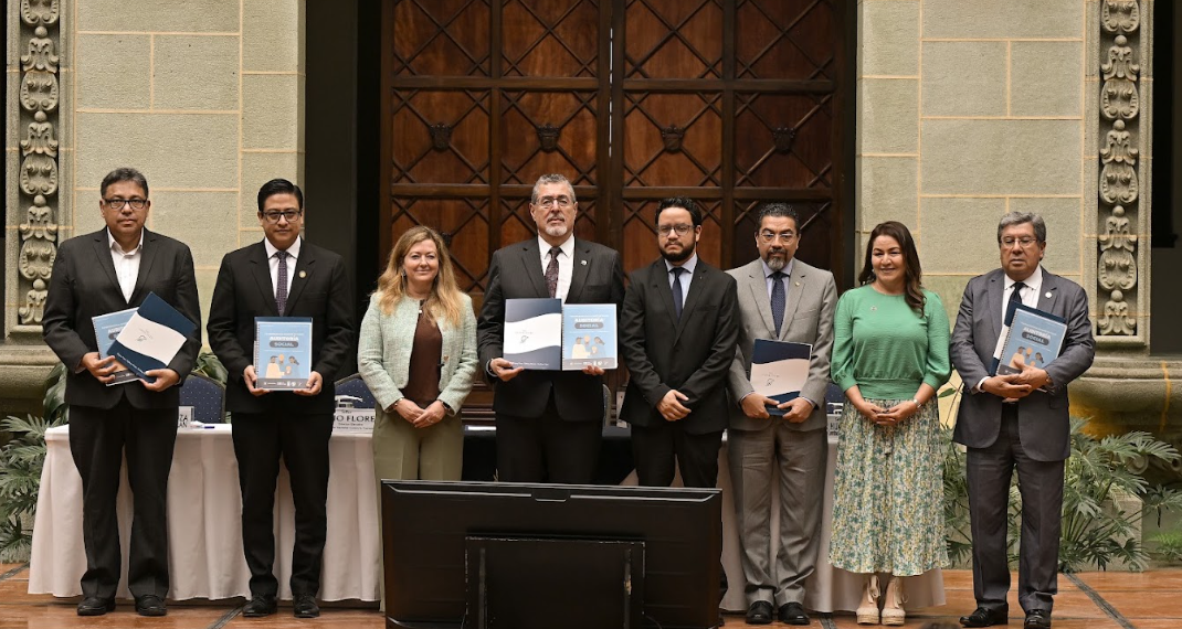 Presidente reconoció el trabajo para encontrar hallazgos de corrupción y así trabajar en mecanismos para erradicarlos. (Foto: Álvaro Interiano)