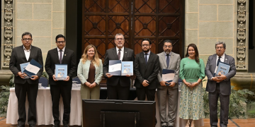Presidente reconoció el trabajo para encontrar hallazgos de corrupción y así trabajar en mecanismos para erradicarlos. (Foto: Álvaro Interiano)