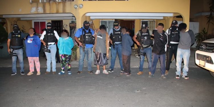 Durante el operativo fueron capturadas seis personas señaladas de estar vinculadas con una estructura delictiva relacionada con el Barrio 18. / Foto: PNC