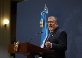 Presidente Bernardo Arévalo manifestó su preocupación ante el temblor de magnitud 7,4 en Colombia. (Foto: Gilber García)