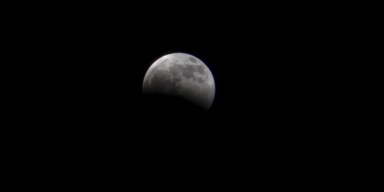 Eclipse lunar parcial en Guatemala: así se observa la Luna esta noche