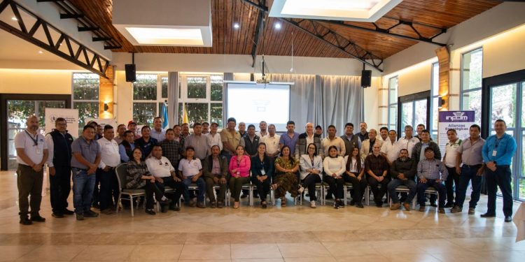 Seminario en Gobernanza y Gestión Municipal fortalece las capacidades de los Concejos Municipales de Alta y Baja Verapaz