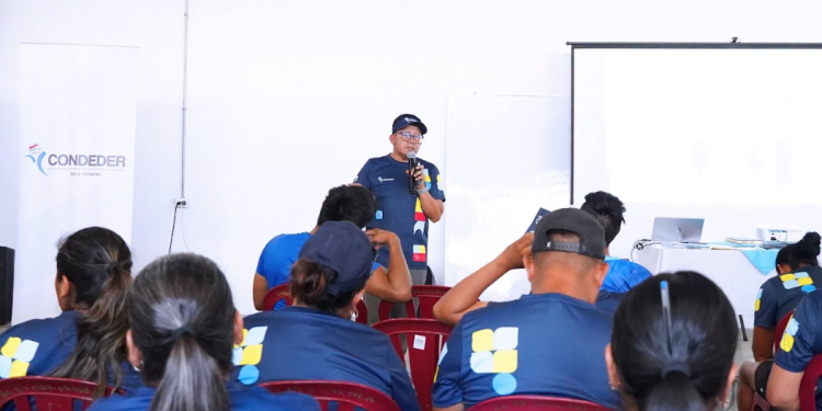 Realizan taller para fortalecer la actividad física y deportiva en Baja Verapaz