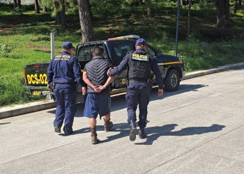 PNC detiene a hombre que declaró estar involucrado en un doble homicidio./Foto: PNC.