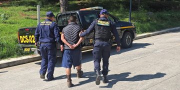 PNC detiene a hombre que declaró estar involucrado en un doble homicidio./Foto: PNC.