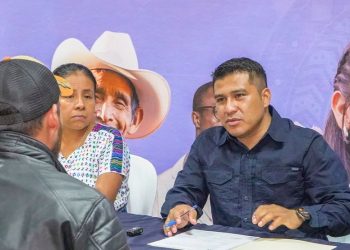 Firman convenio para mejorar camino rural en El Chol, Baja Verapaz