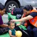 Verifican atención a familias albergadas por actividad del volcán de Fuego