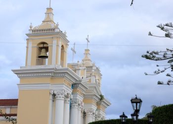 Onda del este favorecerá lluvias en varias regiones del país este martes