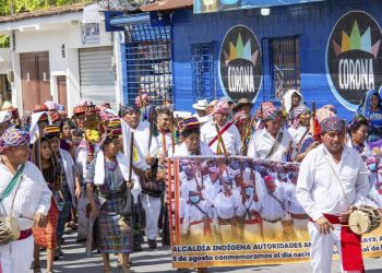 Desarrollan caminata en el marco del Día Internacional de los Pueblos Indígenas en Baja Verapaz