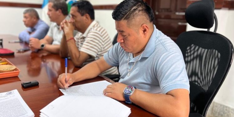 Proyecto de infraestructura educativa continúa avanzando en Santa Cruz Verapaz