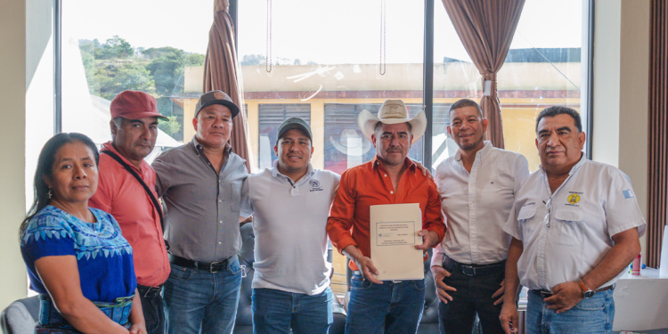 Firman convenios para proyectos en Granados, Baja Verapaz