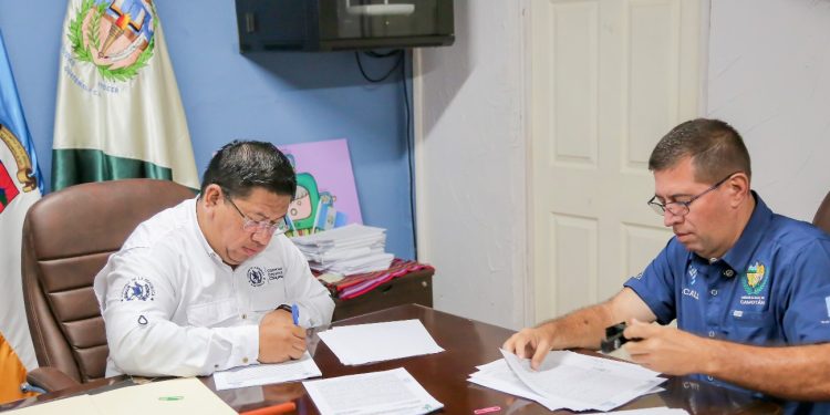 Firman tres convenios de proyectos para impulsar el desarrollo de Camotán
