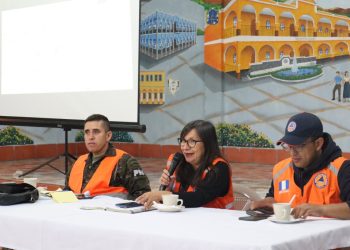 Codred de Chimaltenango declara alerta roja departamental por actividad del volcán de Fuego