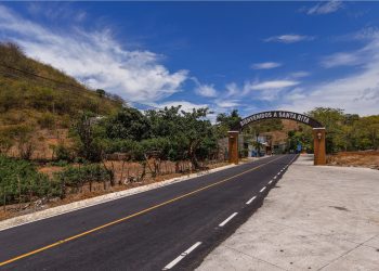 Recuperación de carretera mejora conexión entre Guastatoya y Santa Rita