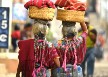 Mujeres indígenas: símbolo de lucha, identidad y legado cultural